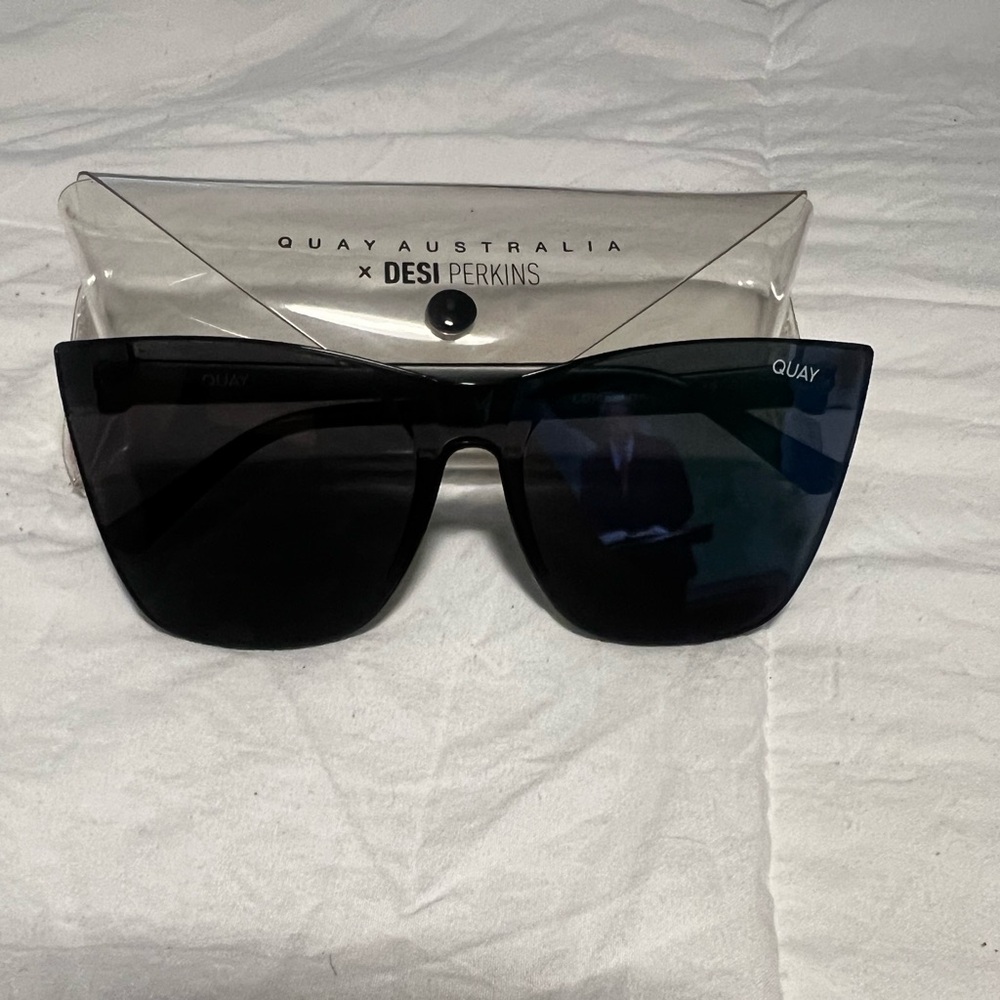 Women’s Quay sunglasses